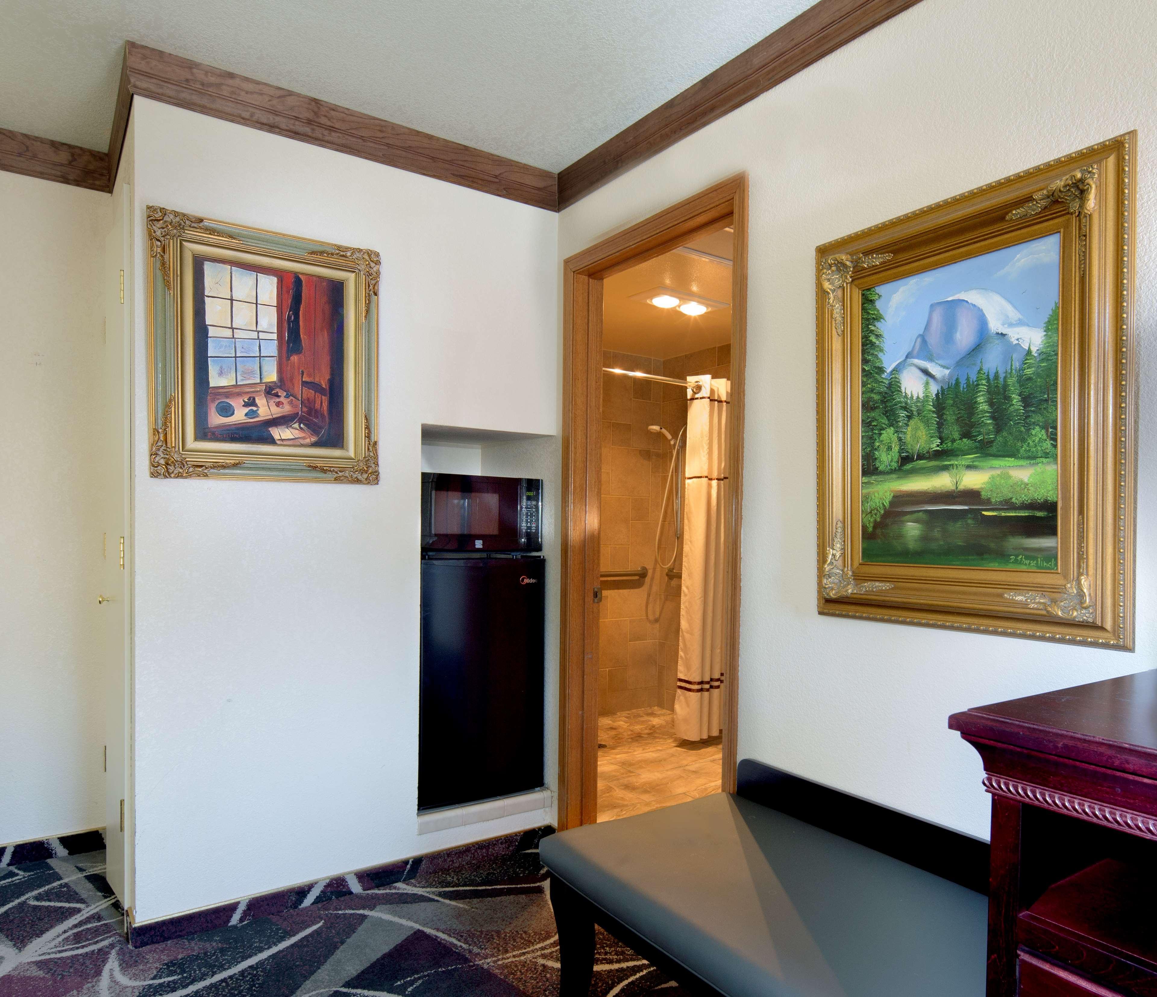 Best Western Plus Yosemite Gateway Inn Oakhurst Exterior photo
